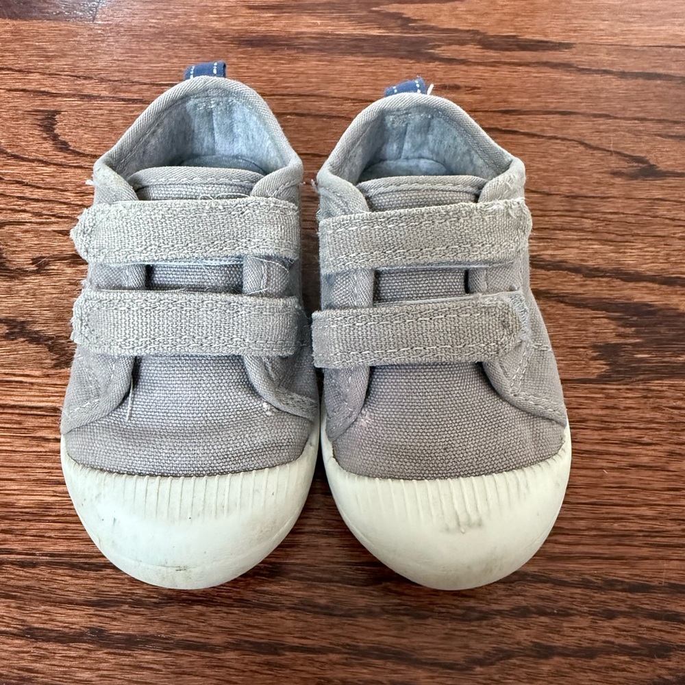 Cat & Jack Gray Canvas Toddler Boy Sneakers with Velcro Straps - Size 6t